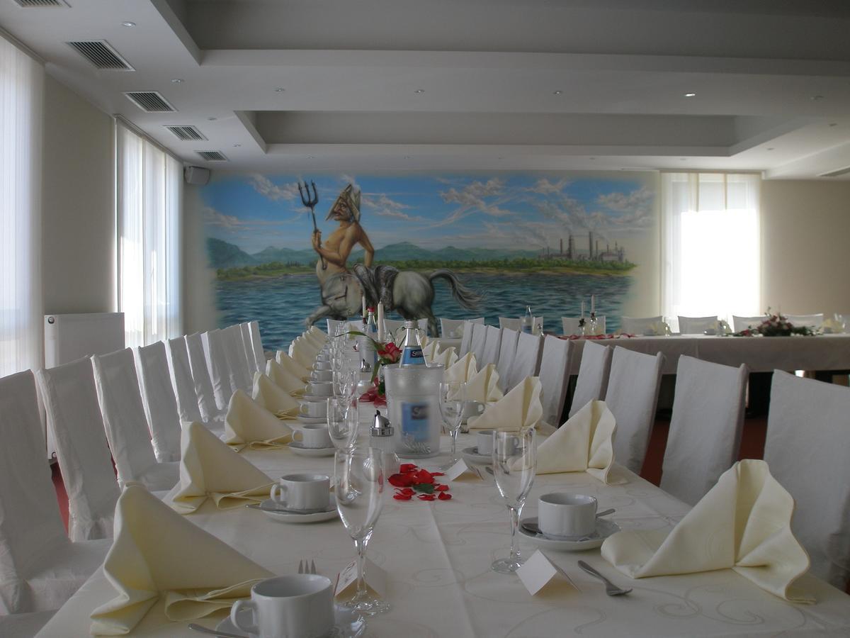 Hotel Restaurant Vater Rhein Woerth am Rhein Exterior photo