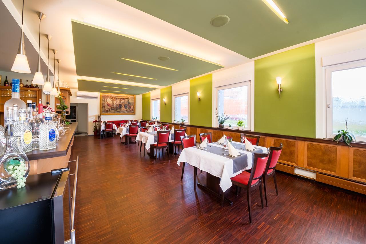 Hotel Restaurant Vater Rhein Woerth am Rhein Exterior photo